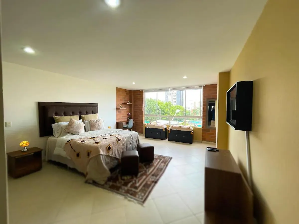 Entire 2-Bedroom Apartment For 4 Guests In Медельин